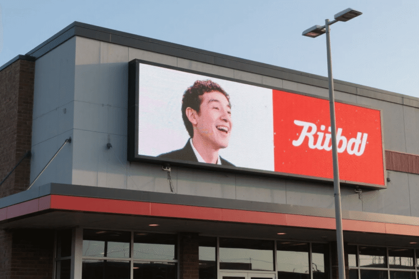 Unpacking the Technology of Exterior Digital Signage: Beyond the Screen